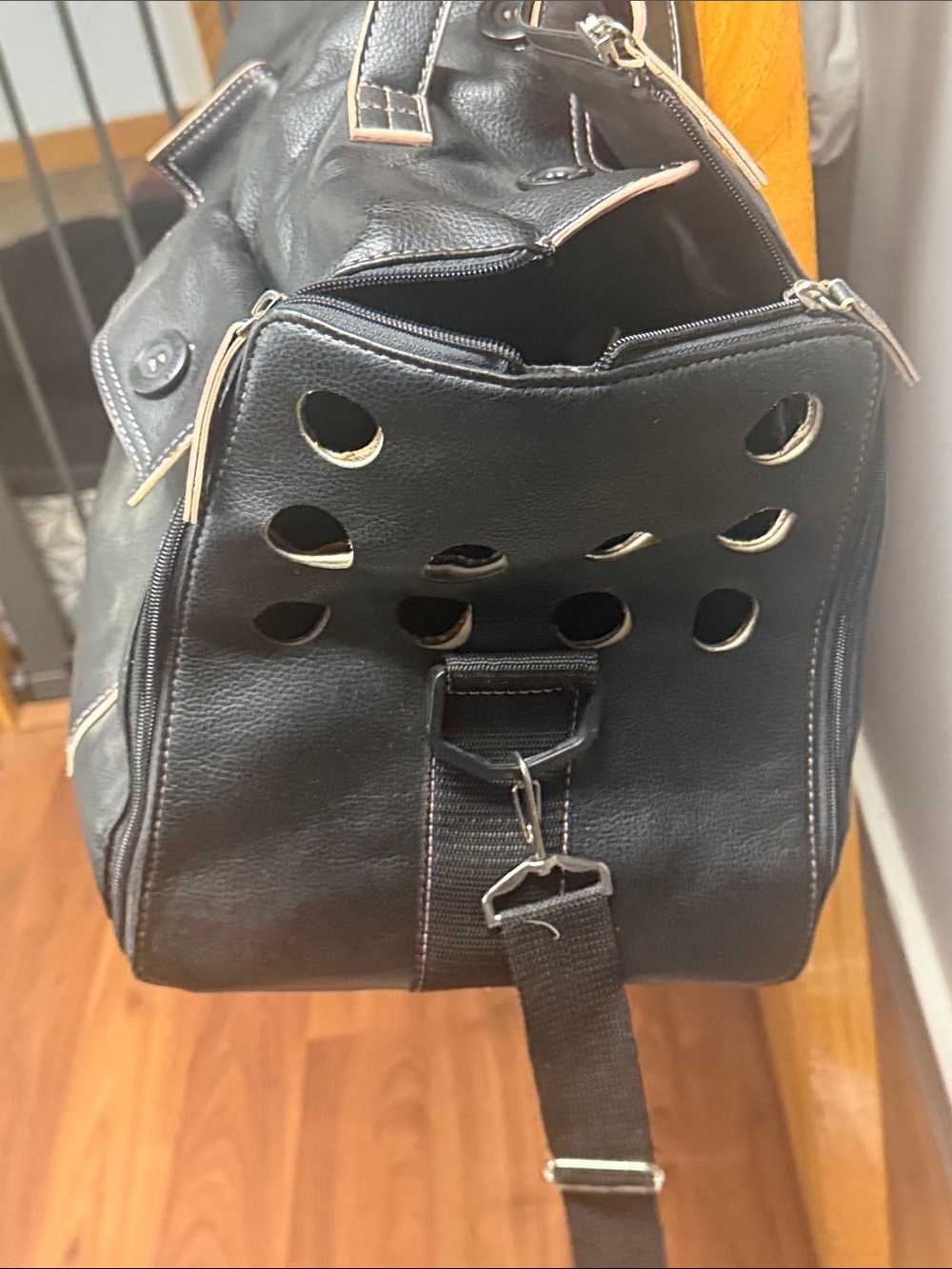 Matt & Nat Montreal Black PVC Dual Top Handle Pet Carrier Bag - Picture 2 of 10